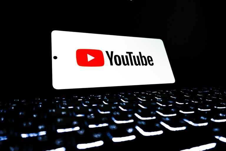 7 خطوات للربح من قناة يوتيوب باستخدام الذكاء الاصطناعي في 2025